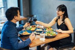 Tình cảm vợ chồng có hòa hợp hay không, chỉ cần nhìn thoáng qua bữa ăn là biết