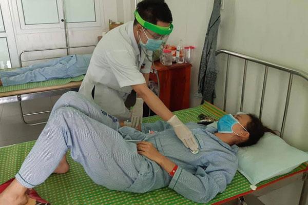 3 người ở Quảng Nam nhập viện cấp cứu sau khi ăn pate Minh Chay-1