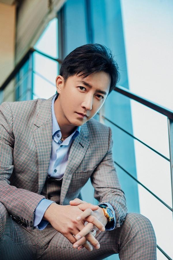 Cùng một cách thức lăng xê gà nhà nhưng Triệu Lệ Dĩnh lại lép vế so với hai nhân vật quyền lực đứng sau Vương Nhất Bác và Địch Lệ Nhiệt Ba-3