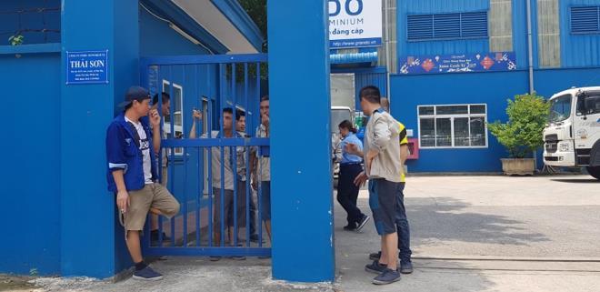 Nóng: Nổ kinh hoàng ở Hà Nội, 3 người thương vong-2