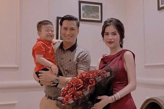 Vợ cũ Việt Anh nói về bữa tiệc kỷ niệm ly hôn: 'Không bao giờ quay lại'