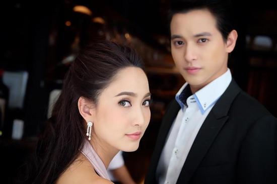 Fans phấn khích khi cặp đôi tài sắc James Jirayu và Taew Natapohn tái hợp