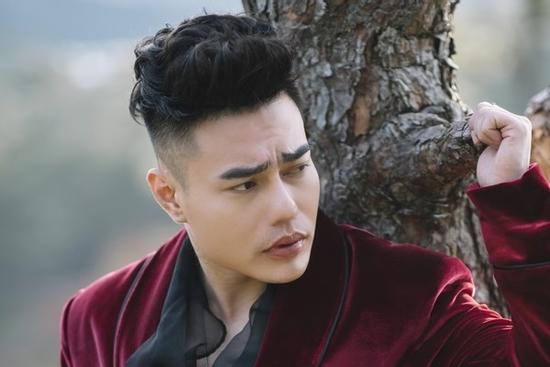 Lê Dương Bảo Lâm thú nhận thường xuyên chụp ảnh khỏa thân