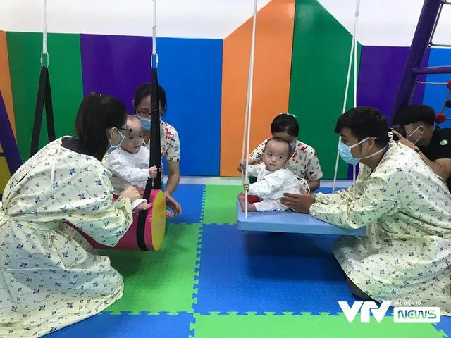 Chị em Trúc Nhi - Diệu Nhi đua xe, bắt đầu những bài học đầu đời-3