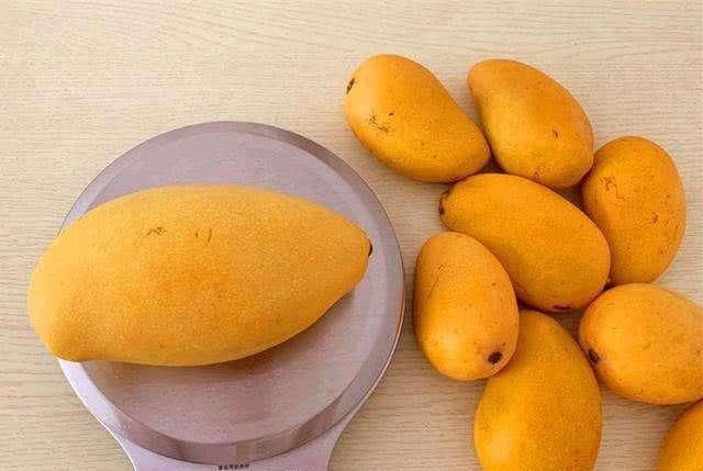 Khi mua xoài thấy có 3 dấu hiệu này nên tránh xa, người bán cũng chẳng thèm ăn-4