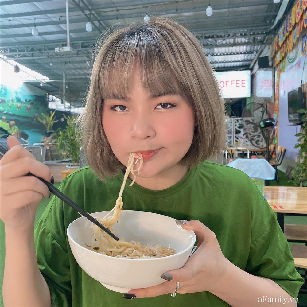 Nữ vlogger quay review hàng phở nổi tiếng Nha Trang bị bà chủ quát đến nỗi bật khóc-2