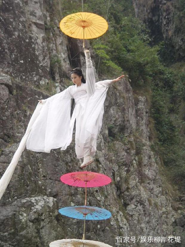 Lưu Diệc Phi gặp không ít tai nạn ở phim trường, có lần may mắn được Lý Liên Kiệt cứu sống-5