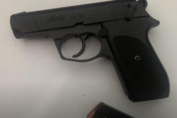 Khám nhà giám đốc rút súng dọa bắn vỡ sọ tài xế ở Bắc Ninh-1