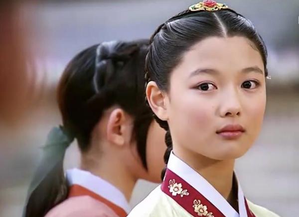Chuyện chưa kể về nữ thần thế hệ mới Kim Yoo Jung-3