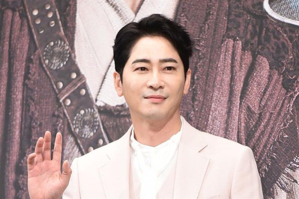 4 diễn viên vừa bị đài KBS cấm sóng vĩnh viễn-9