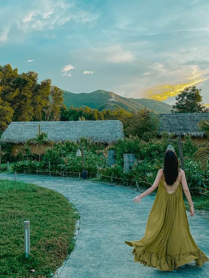 Băng Di mê mẩn vẻ đẹp của xứ Huế, check in đẹp xuất thần-8