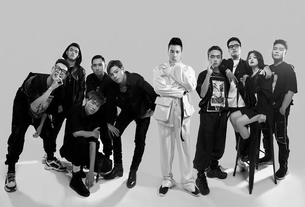 Wowy than nghèo chưa chụp ảnh nhóm như Binz hay Karik, nhưng vẫn hơn Suboi chẳng có gì!-7