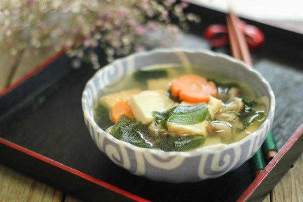 Loạt ảnh chứng minh hội chị em xinh đẹp đến mấy cũng chịu thua nếu gặp thợ cắt tóc không có tâm-11