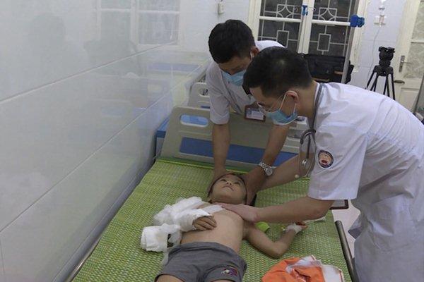 Hàng loạt người phê ma túy trong phòng thu âm ở Sài Gòn-2