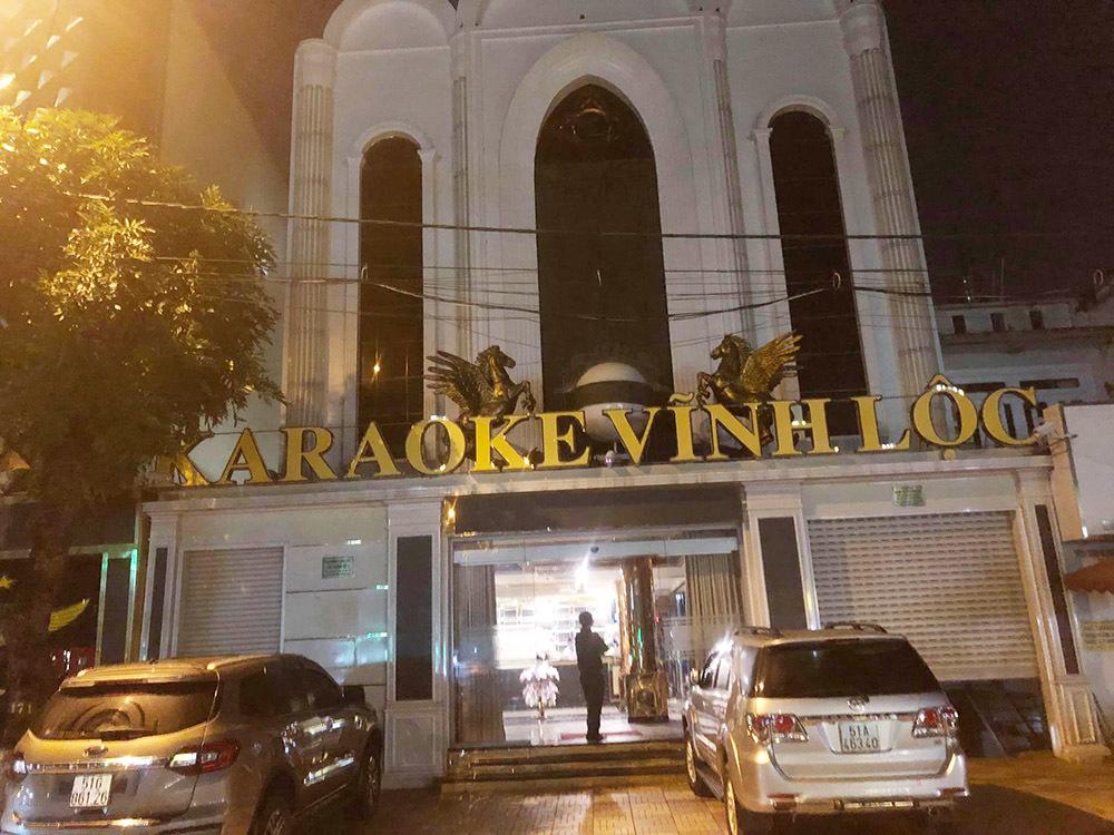 Hàng loạt người phê ma túy trong phòng thu âm ở Sài Gòn-1