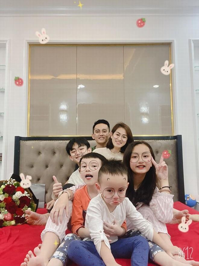 Bà mẹ 5 con đình đám bóc phốt chồng, khẳng định ngôn tình không tồn tại-4