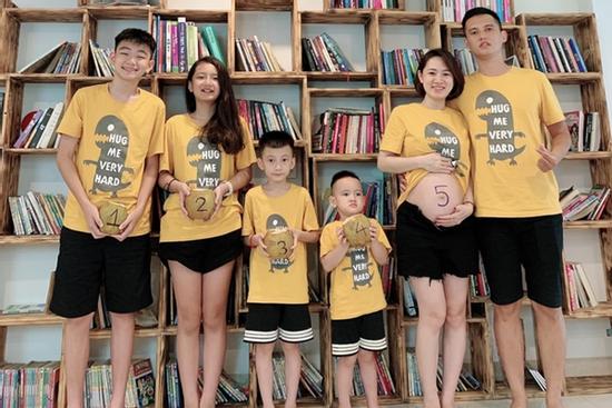 Bà mẹ 5 con đình đám 'bóc phốt' chồng, khẳng định ngôn tình không tồn tại