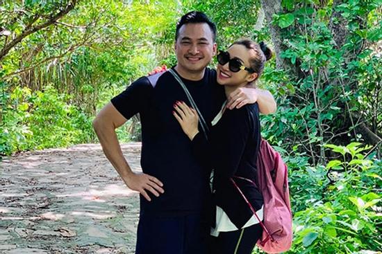 Bạn gái lên rừng xuống biển cùng Chi Bảo