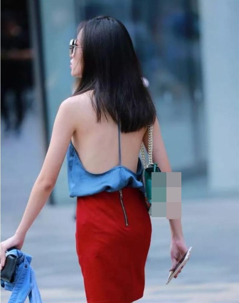 Những màn phơi phản lưng trần ra phố nhức nhối người xem-3