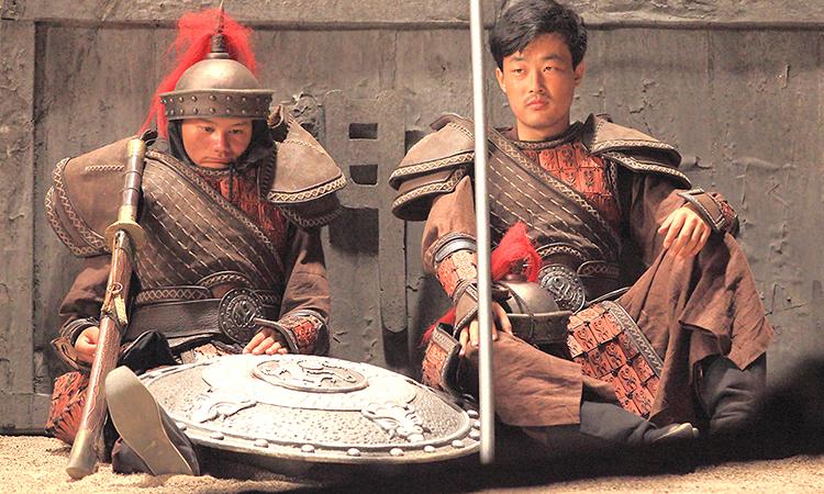 Cảnh tủi nhục, bị sàm sỡ của diễn viên quần chúng Trung Quốc-3