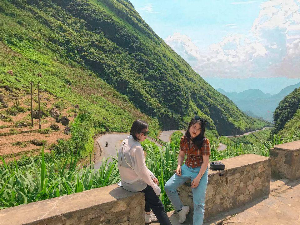 Phượt Hà Giang, 2 cô gái Hà thành tạo dáng chẳng khác nào thoát vị đĩa đệm-2