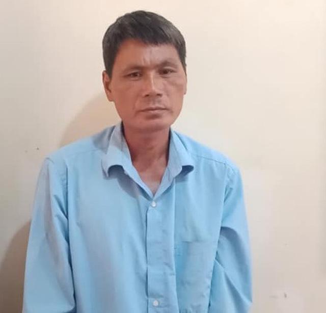 Mâu thuẫn khi uống rượu, bực mình cầm dao cứa cổ hàng xóm tại bàn nhậu-1