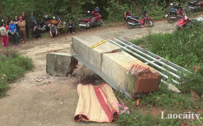 Sập cổng trường mầm non ở Lào Cai, 3 cháu bé tử vong-1