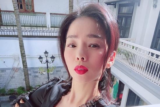 Lệ Quyên lộ thân hình xương xẩu, còn đâu body gợi cảm vạn người mê?