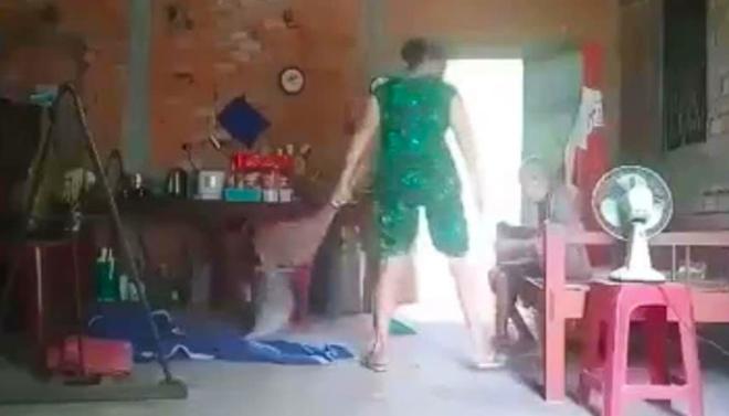 Vụ con gái hành hạ mẹ ở Long An: Sau khi bà mất, cháu ngoại gửi clip cho người thân-2