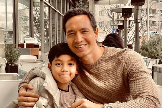 Tình cảm thân thiết của Kim Lý và Subeo