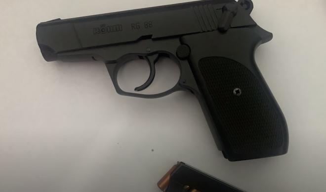 Bắt khẩn cấp Giám đốc rút súng đe dọa bắn vỡ sọ người đi đường ở Bắc Ninh-3