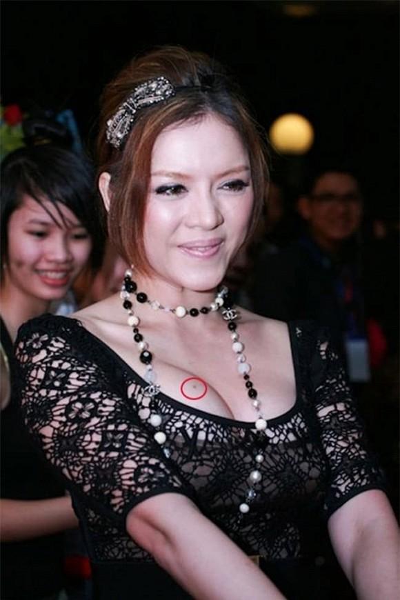 Nốt ruồi ở ngực phú quý thế nào mà Trọng Hưng bóc phốt vợ cũ Âu Hà My làm giả?-3