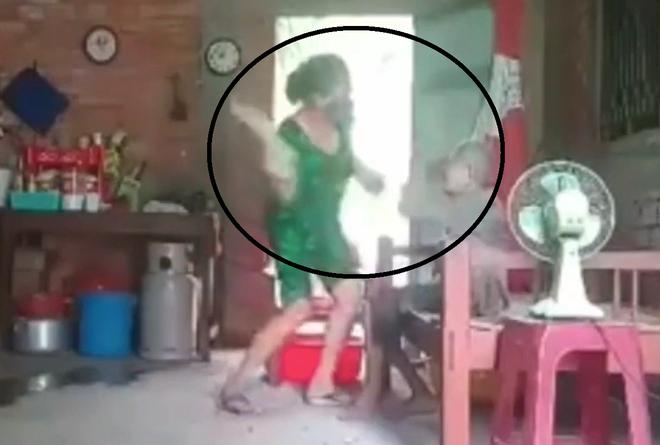 Cụ già bị con hành hạ, đổ rác vào miệng ở Long An: Con gái liên quan đến cái chết của mẹ?-3