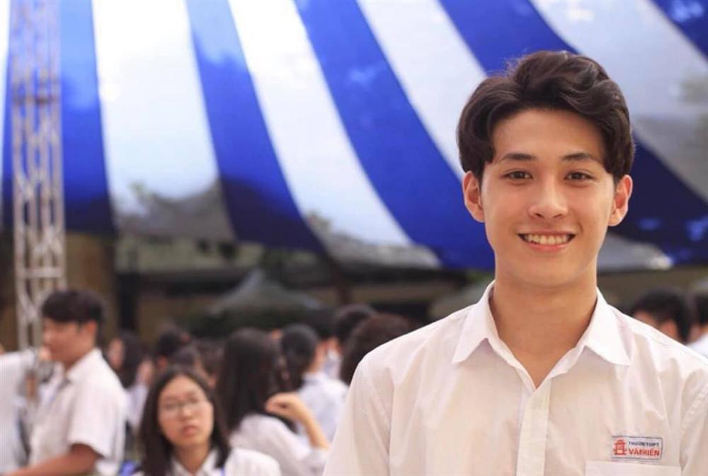 Đeo khẩu trang dự khai giảng, nam sinh trường Quang Trung hở mỗi đôi mắt vẫn đẹp không thể tả-5