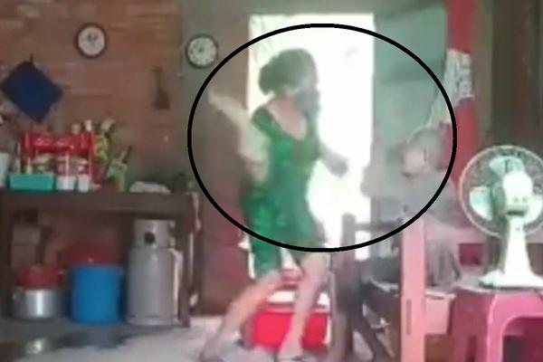 Bắt người con gái đổ rác vào miệng, đổ phân lên đầu mẹ già ở Long An-3