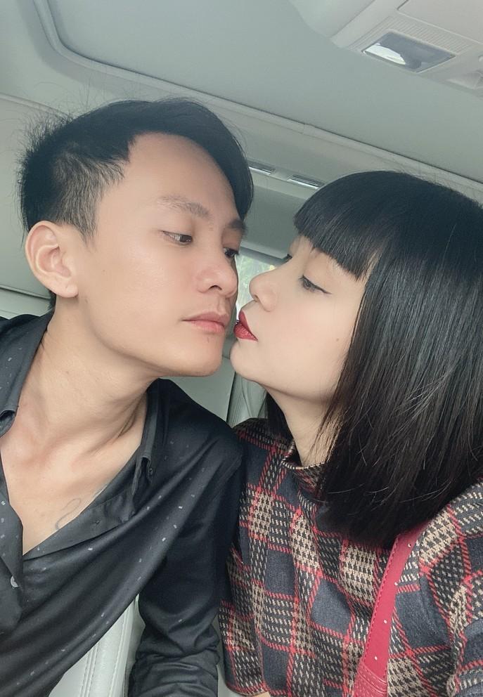 Người chồng kín tiếng suốt 20 năm của bà trùm chân dài Hạ Vy-4