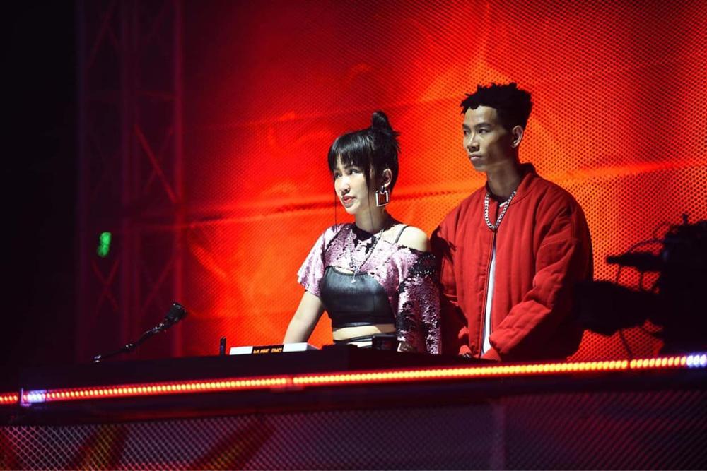 DJ Trang Moon King of Rap nói gì khi bị so sánh kém xinh hơn DJ Mie Rap Việt?-3
