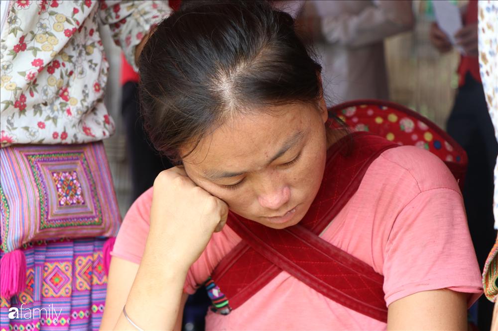 Đám tang 3 em nhỏ sập cổng trường ở Lào Cai: Bát mì tôm trứng là bữa ăn cuối cùng của con-9