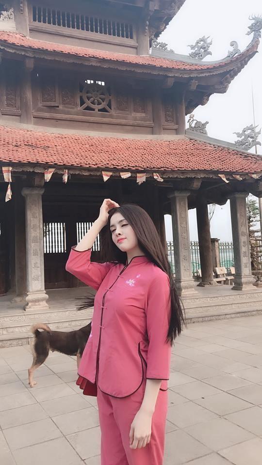 Sau biến cố ly hôn chồng, Nhật Kim Anh diện áo Phật tử đi phóng sinh-10