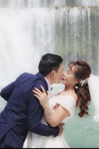 Cô dâu Cao Bằng kỷ niệm 2 năm ngày cưới, không ngại khoe ảnh hôn chồng trẻ-3