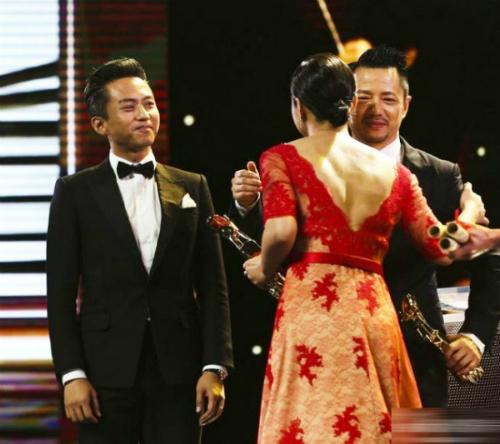 Lâm Tâm Như, Angela Baby phản ứng ra sao khi chạm mặt tình cũ?-8