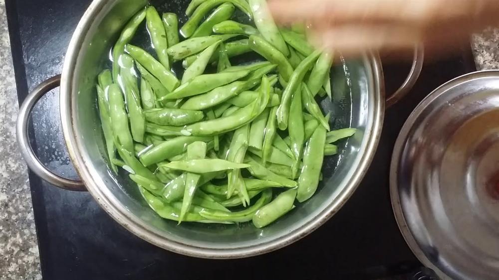 4 loại rau ai cũng thích ăn cần chần trước khi nấu vì chứa độc tố, ít ai biết-2