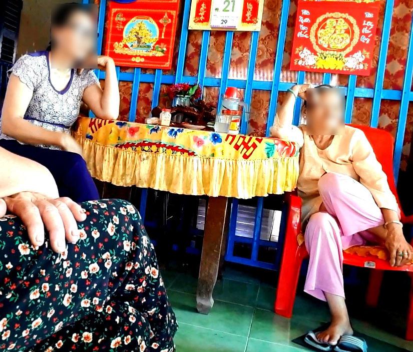Vụ mẹ già bị bạo hành ở Long An: Con gái lấy sạch tiền phúng điếu bỏ đi sau đám tang mẹ-2