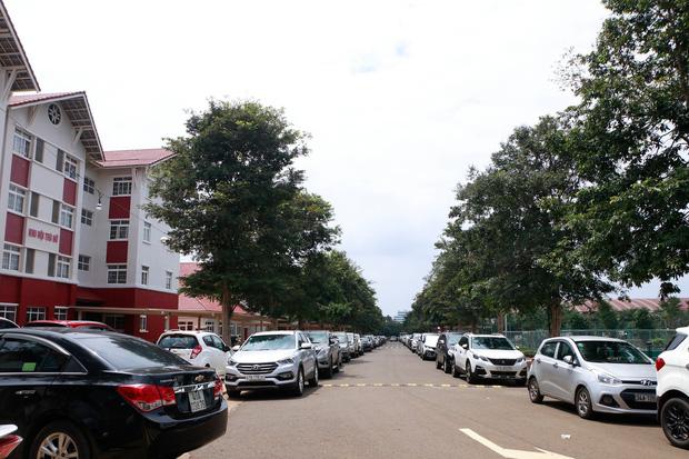 Xôn xao dàn xế khủng tiền tỷ trong buổi họp phụ huynh đầu năm ở Buôn Ma Thuột-2