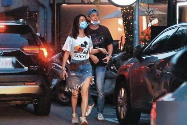 Lâm Tâm Như lộ làn da chảy xệ lão hóa khác xa ảnh photoshop-7