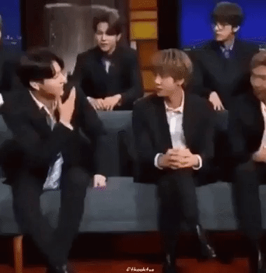 Nổi da gà với sự đồng điệu đáng sợ giữa V và Jungkook-6