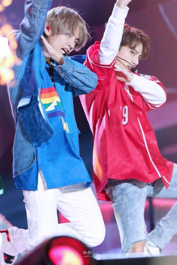 Nổi da gà với sự đồng điệu đáng sợ giữa V và Jungkook-8
