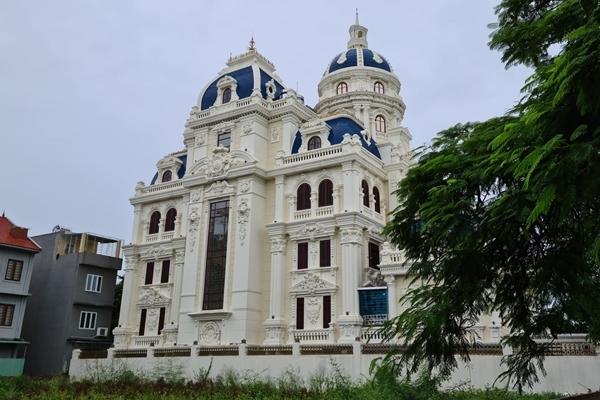 Truy tìm gái xinh bước ra từ siêu lâu đài, kế bên còn có trực thăng đang đợi-3