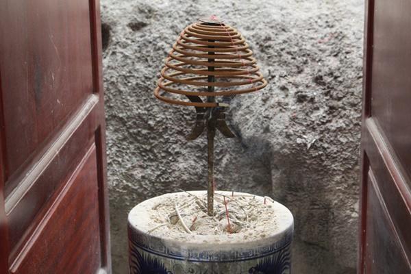 Mùng 1 đầu tháng xem lại bàn thờ, thấy những thứ này nhớ bỏ ra ngay lập tức!-3