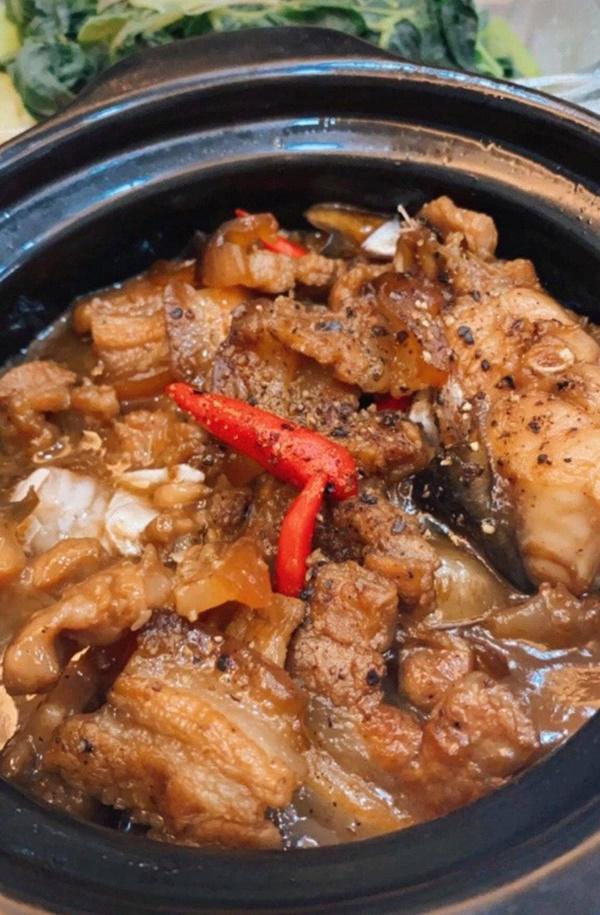 Rich kid Tiên Nguyễn khoe ảnh ăn phở với combo huỷ diệt: Gà - nạm, bò viên trộn chung 1 tô?-3